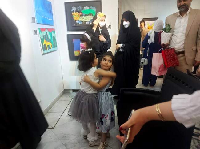فردا آخرین روز نمایشگاه گروهی نقاشی پرواز با رنگها