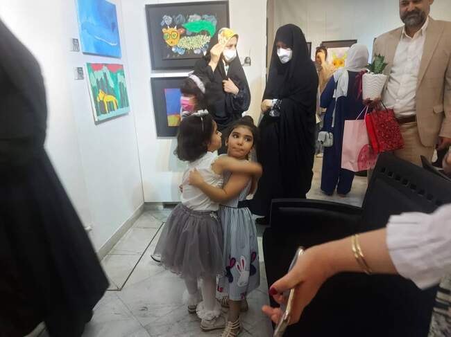 فردا آخرین روز نمایشگاه گروهی نقاشی پرواز با رنگها