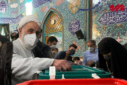 عارف و ناطق نوری رای خود را به صندوق انداختند