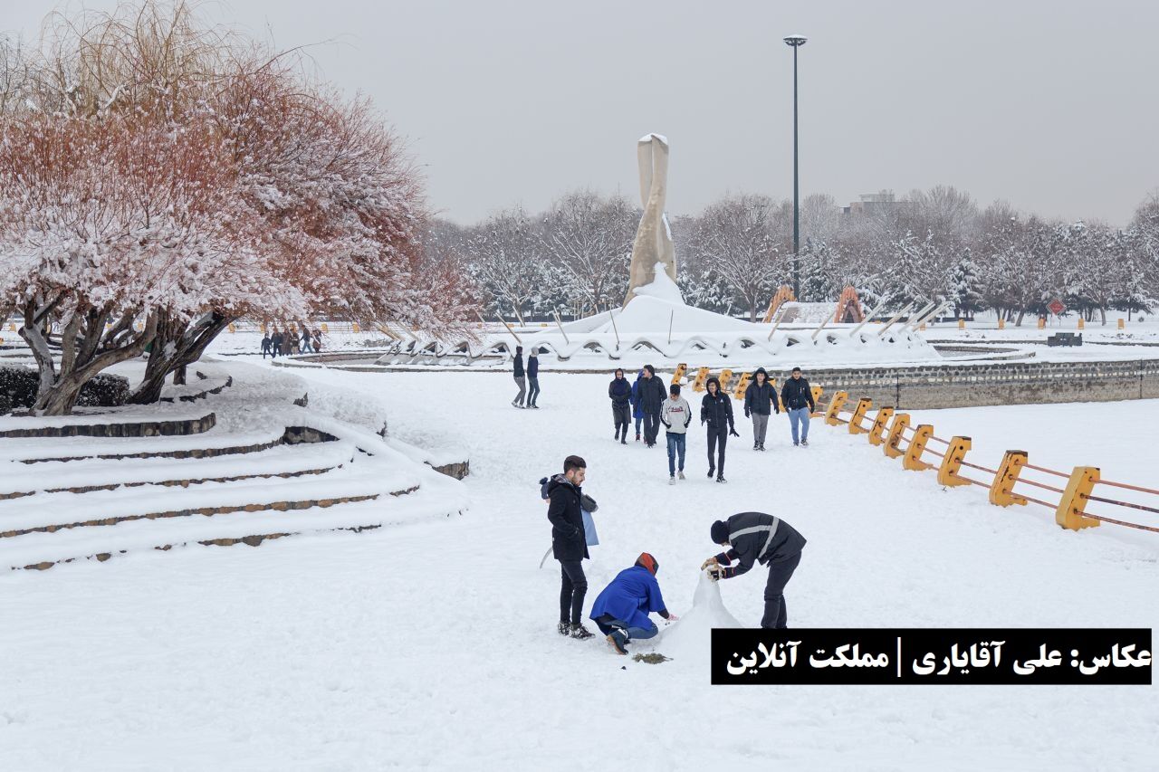نیمه نخست زمستان ارومیه گذشت / برف و بافت تاریخی شهر در کنار بافت جدید