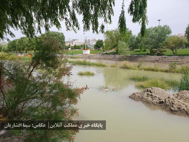 رودخانه‌ای به حال خود رهاشده در میان ارومیه