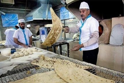 نماینده مجلس: سهمیه احتمالی هر ایرانی، ۰.۷ نان سنگک / پرداخت با کارت یارانه