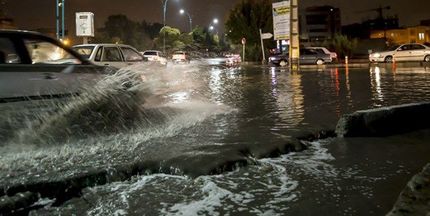 بحران بارندگی در یزد / سیل بند روبروی پارک کوهستان شکست
