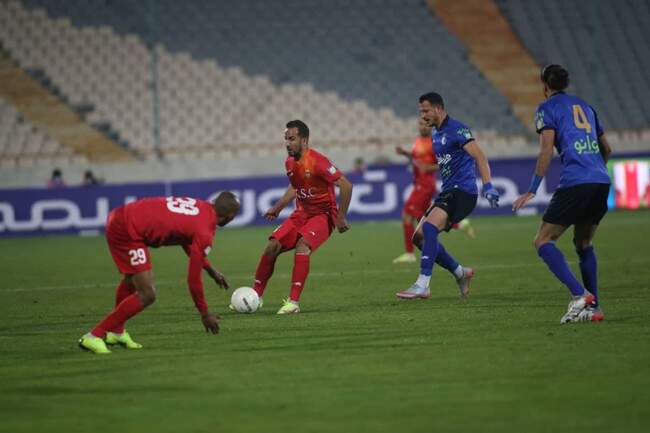 دیدار استقلال و فولاد از هفته دوازدهم لیگ برتر از دید دوربین