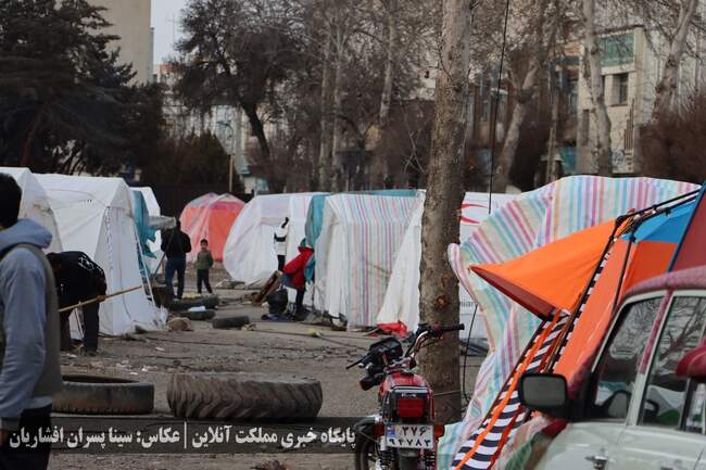 ادامه روزهای اسکان زلزله‌زدگان خوی در چادر