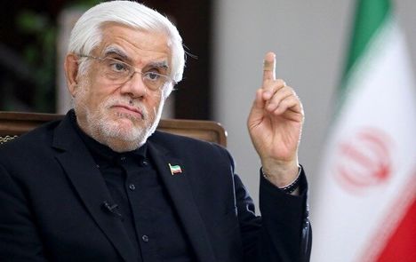 عارف: حضور مقام معظم رهبری در شب عاشورا واقعا استثنایی بود / واژه‌ «تسلیم» در فرهنگ سیاسی و دفاعی کشور ما هیچ جایگاهی ندارد