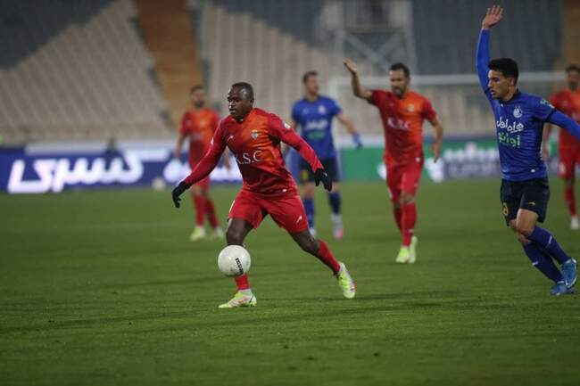دیدار استقلال و فولاد از هفته دوازدهم لیگ برتر از دید دوربین