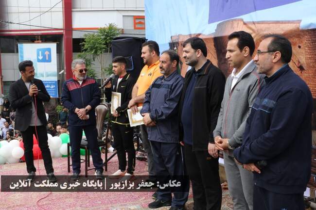 همایش پیاده‌روی خانوادگی و دوچرخه سواری در میاندوآب برگزار شد