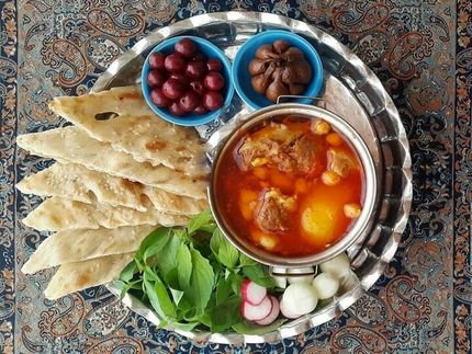ثبت ملی آئین سنتی نذر آبگوشت (دوگوله) خوانسار 