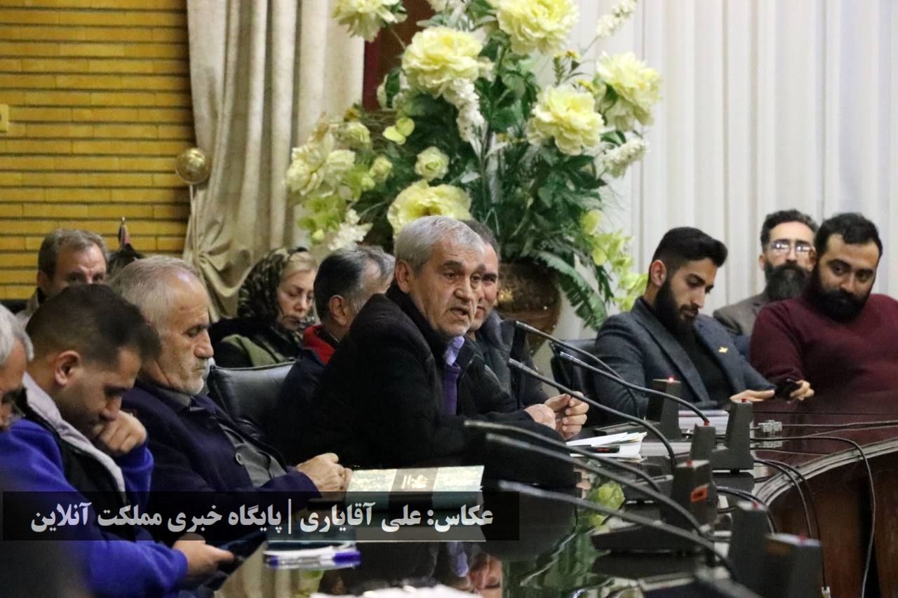 نشست انجمن ادبی قرار پیرامون زندگی‌ و آثار شاعر معاصر ارومیه‌ای