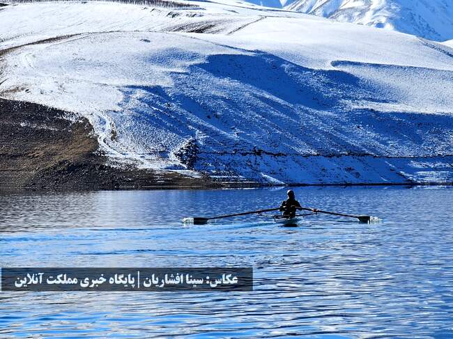 تلاش گرم پاروزنان تیم ملی روئینگ بانوان در سرمای ارومیه + تصاویر
