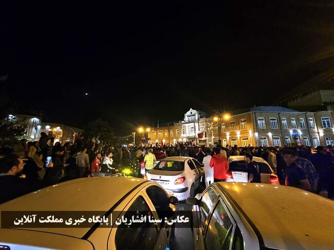ارومیه‌ای‌ها برای قهرمانی تراکتور به جشن و پای‌کوبی پرداختند | تصا�