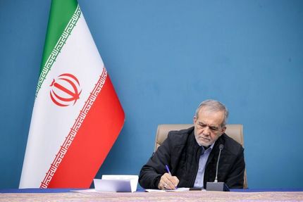 پیام روز خبرنگاری رئیس جمهور: خبرنگار، فرمانده خط مقدم دفاع از حقیقت است