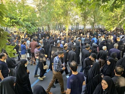 شروع مراسم وداع تهرانی ها با رییس جمهور شهید