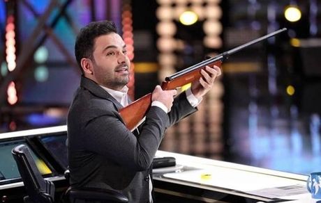 عذرخواهی احسان علیخانی پس از حرکتی غیرمنتظره در «عصر جدید»