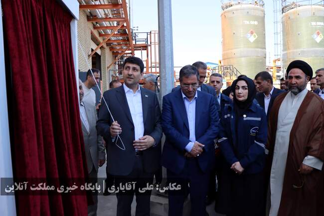 واحد توسعه پتروشیمی ارومیه با حضور وزیر ارتباطات افتتاح شد