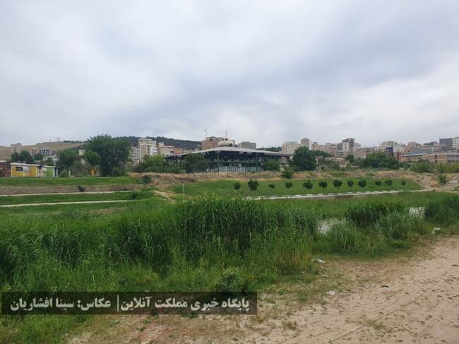 رودخانه‌ای به حال خود رهاشده در میان ارومیه