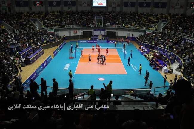 هیجان سکوهای دورنالاریوواسی در لیگ برتر والیبال: ارومیه همچنان در صد