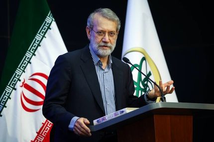 لاریجانی: دشمن قصد داشت ایران و عراق را با مشکل مواجه کند / آمریکایی‌ها می‌گویند تسلیم شویم یا باید بجنگیم و نتیجه این فکر بهم‌ ریختن منطقه است