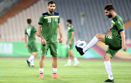 مدافع تراکتور در یک قدمی استقلال