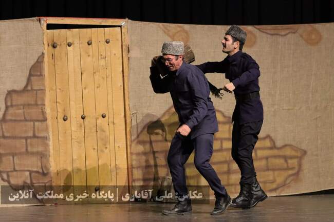 نمایش طنز ترکی «قره پاپاق لوطوسو»