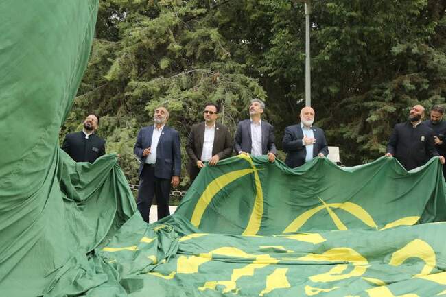 آیین “ اهتزاز بزرگ‌ترین پرچم رضوی کشور 