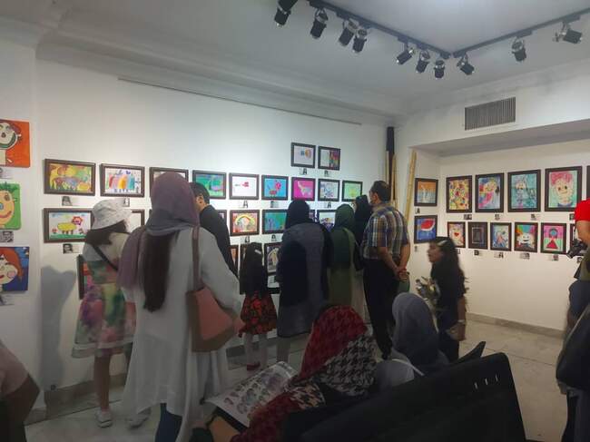 فردا آخرین روز نمایشگاه گروهی نقاشی پرواز با رنگها