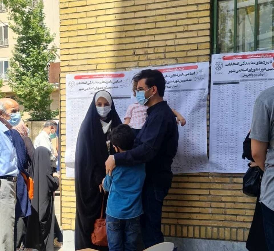 تصاویری از حضور پرشور در صف‌های رای‌گیری انتخابات ۱۴۰۰ / بخش اول