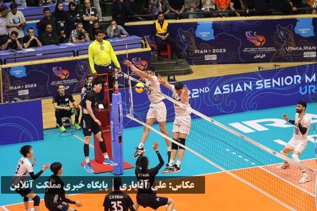 جام ۲۲: دیدار تیم‌های والیبال ایران و هنگ‌کنگ در سالن پر از تماشاگر �