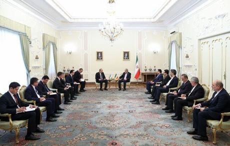 رئیس جمهور: آغوش دولت و ملت ایران به روی مردم هم‌تبار ازبکستان باز است