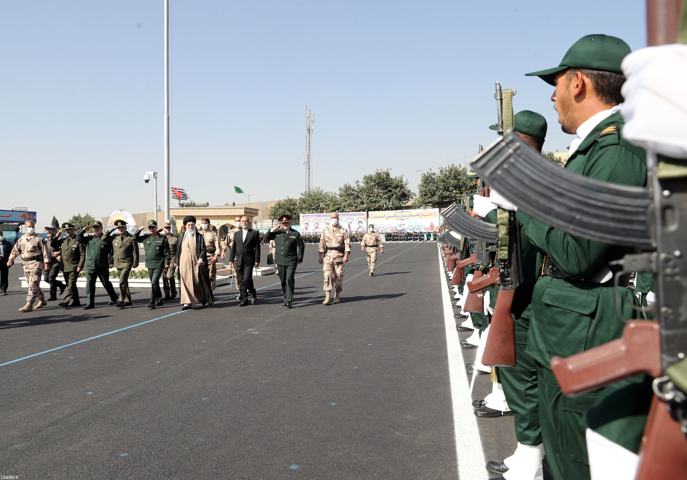 مراسم مشترک دانش‌آموختگی دانشجویان دانشگاههای نیروهای مسلح با حضور مقام معظم رهبری / تصاویر