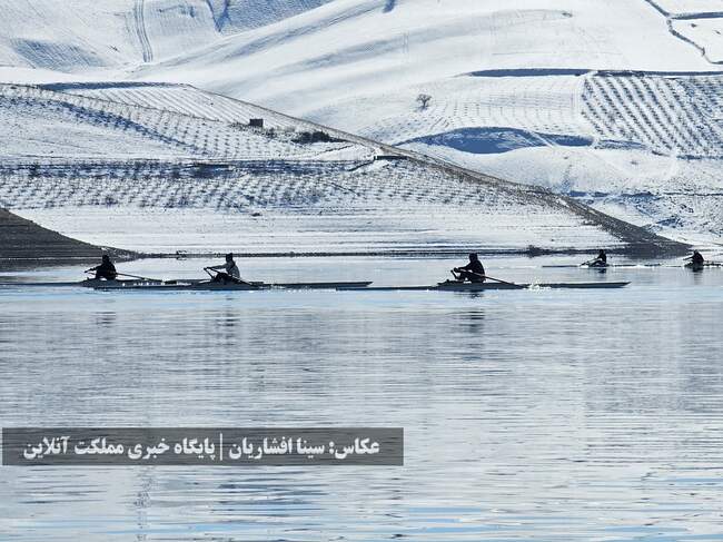 تلاش گرم پاروزنان تیم ملی روئینگ بانوان در سرمای ارومیه + تصاویر