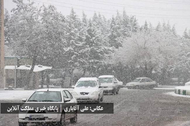 طراوت زمستانی ارومیه با اولین برف سال / تصاویر