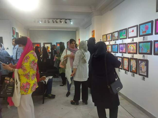 فردا آخرین روز نمایشگاه گروهی نقاشی پرواز با رنگها