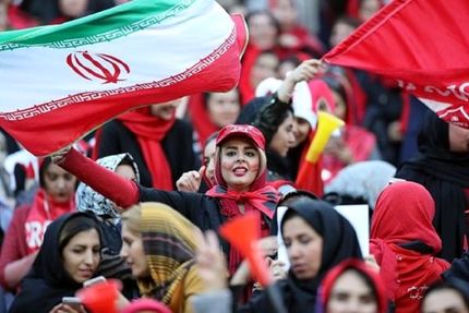 بانوان در کدام ورزشگاه‌ها می‌توانند به تماشای فوتبال بروند؟