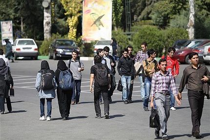 تربیت نیروی کار ماهر در کشور راه برون‌رفت از مشکلات موجود در جامعه است