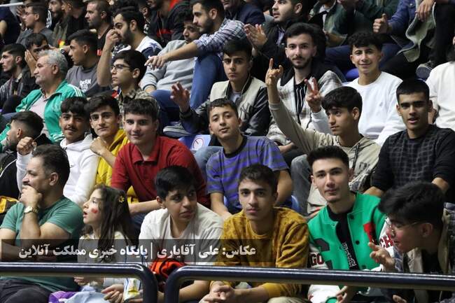 هیجان سکوهای دورنالاریوواسی در لیگ برتر والیبال: ارومیه همچنان در صد