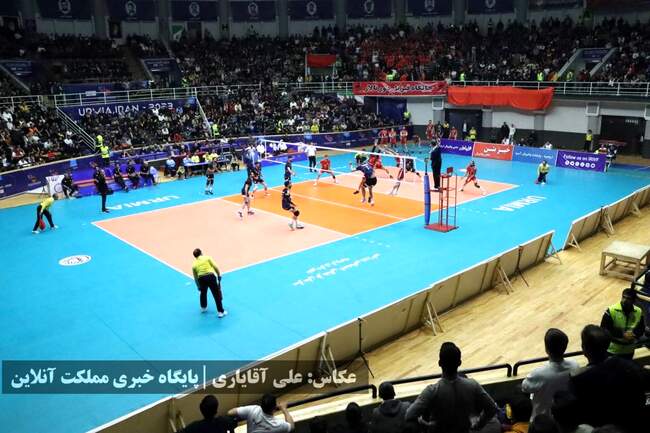 پایان نیم فصل نخست لیگ برتر والیبال با شکست صدرنشین | تصاویر