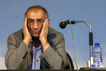 زیباکلام: قانون اساسی جمهوری اسلامی ایران حقوقی نیست