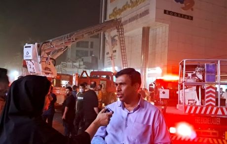 آتش‌سوزی مگامال بندرعباس مهار شد