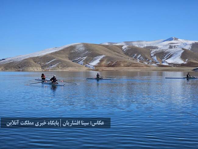تلاش گرم پاروزنان تیم ملی روئینگ بانوان در سرمای ارومیه + تصاویر