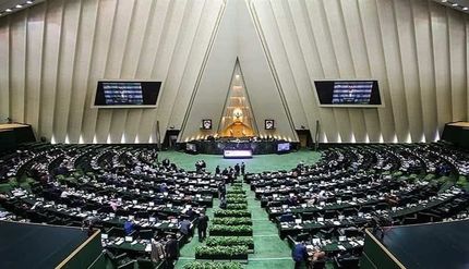 وزیر ورزش بدلیل حذف استقلال به مجلس می‌رود