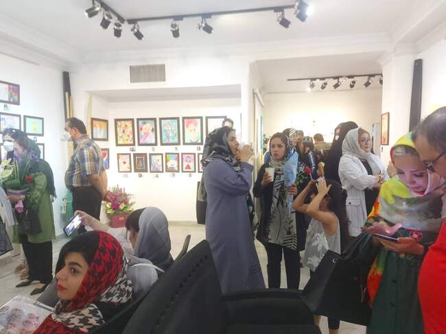 فردا آخرین روز نمایشگاه گروهی نقاشی پرواز با رنگها