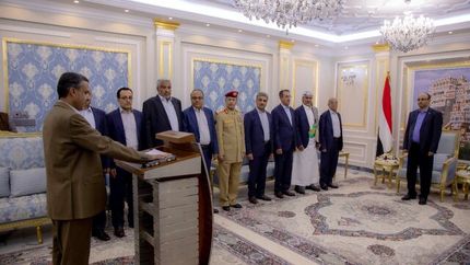 نخست‌وزیر و دولت جدید یمن سوگند یاد کردند