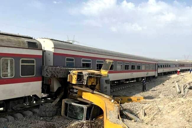 تصاویری از حادثه امروز خروج قطار مشهد-یزد از ریل