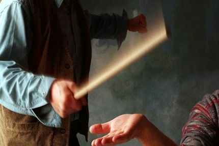 حکم اولیه معلم خاطی آموزش و پرورش ناحیه ۲ سنندج صادر شد