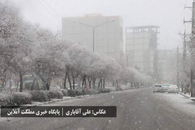 طراوت زمستانی ارومیه با اولین برف سال / تصاویر