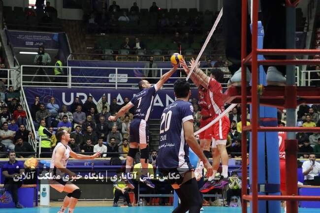 هیجان سکوهای دورنالاریوواسی در لیگ برتر والیبال: ارومیه همچنان در صد