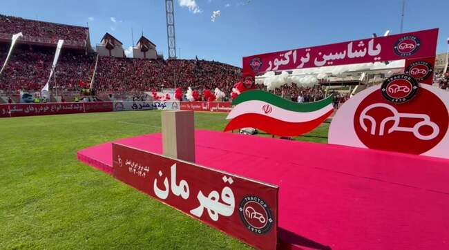 جشن قهرمانی باشکوه ولی نیمه تمام تیم فوتبال تراکتور