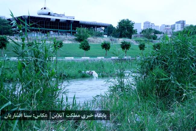 رودخانه‌ای به حال خود رهاشده در میان ارومیه
